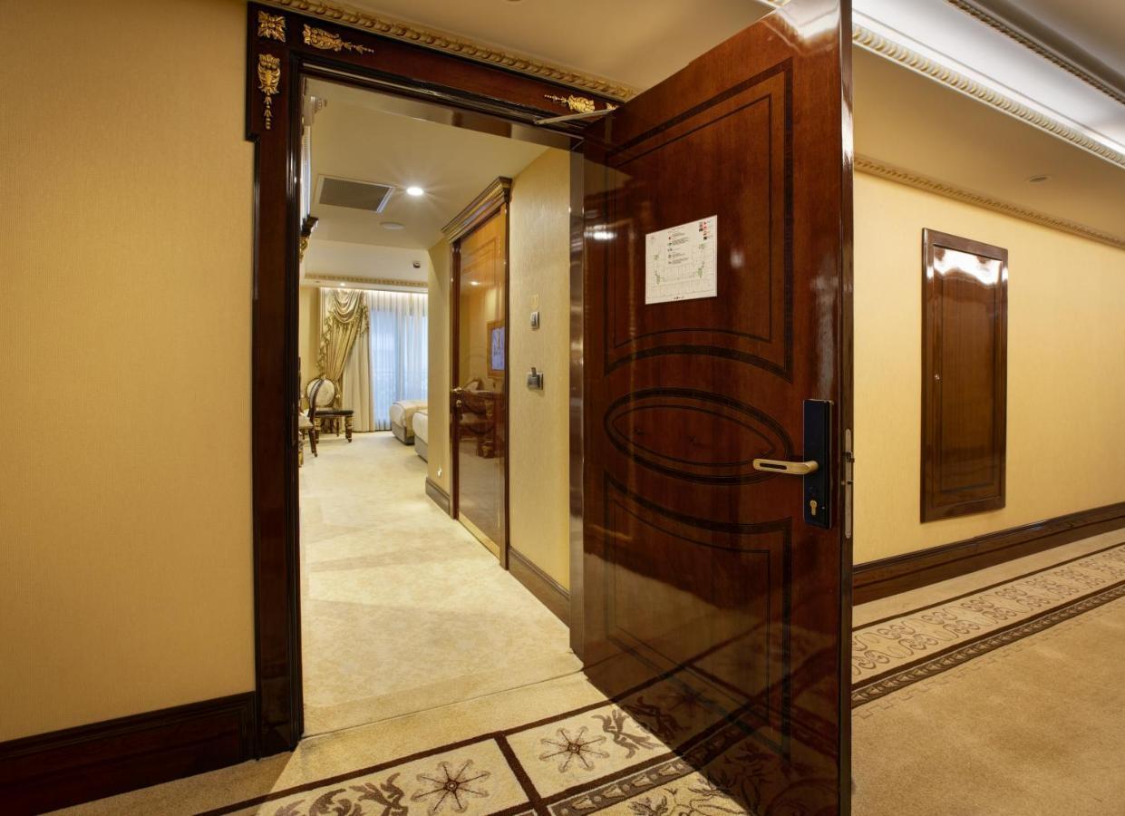 Ottoman'S Life Hotel Deluxe Istanbul Eksteriør bilde A door opening into a hotel room