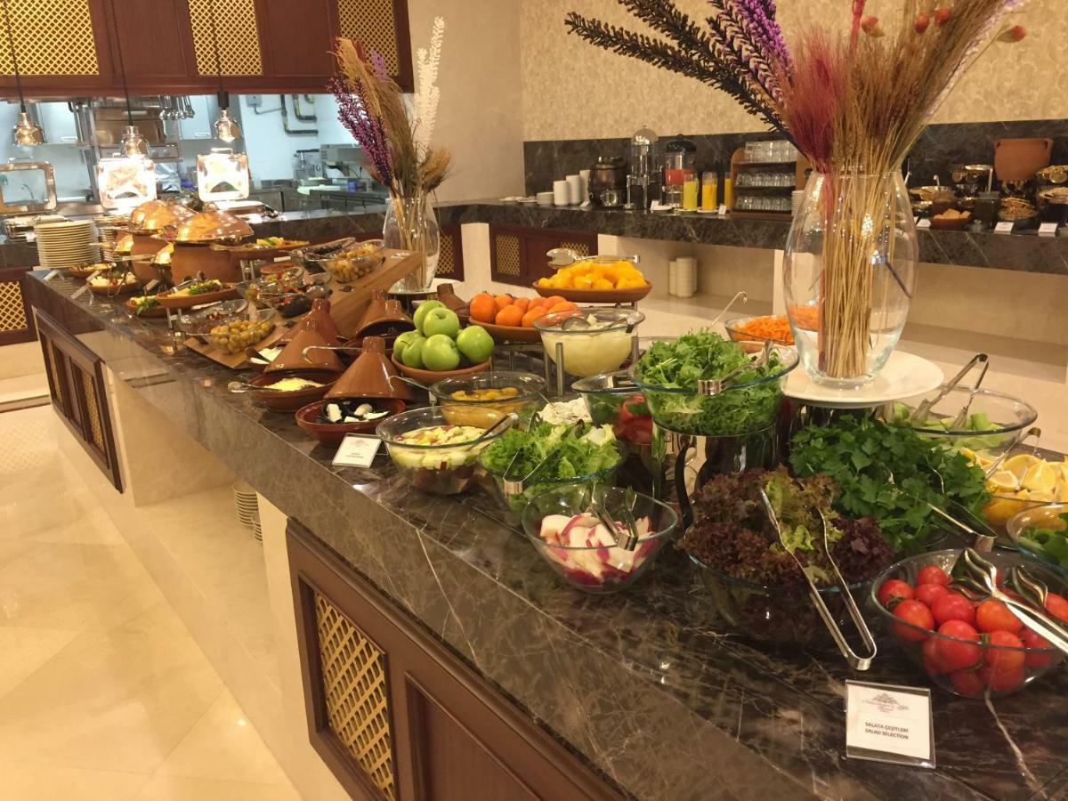 Ottoman'S Life Hotel Deluxe Istanbul Eksteriør bilde A buffet at a hotel