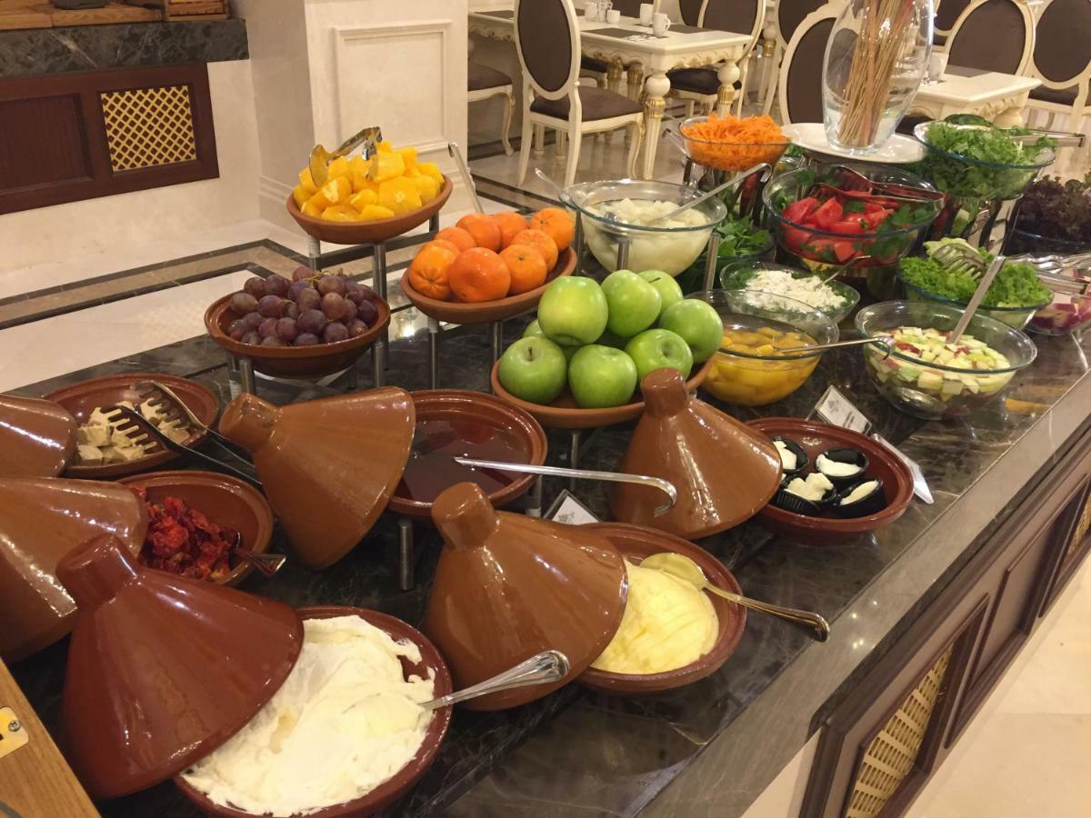 Ottoman'S Life Hotel Deluxe Istanbul Eksteriør bilde A selection of Moroccan breakfast foods